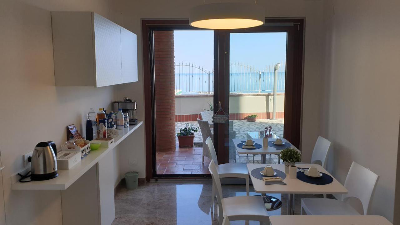 Tramonto Sul Mare Bed and Breakfast Termoli Eksteriør billede